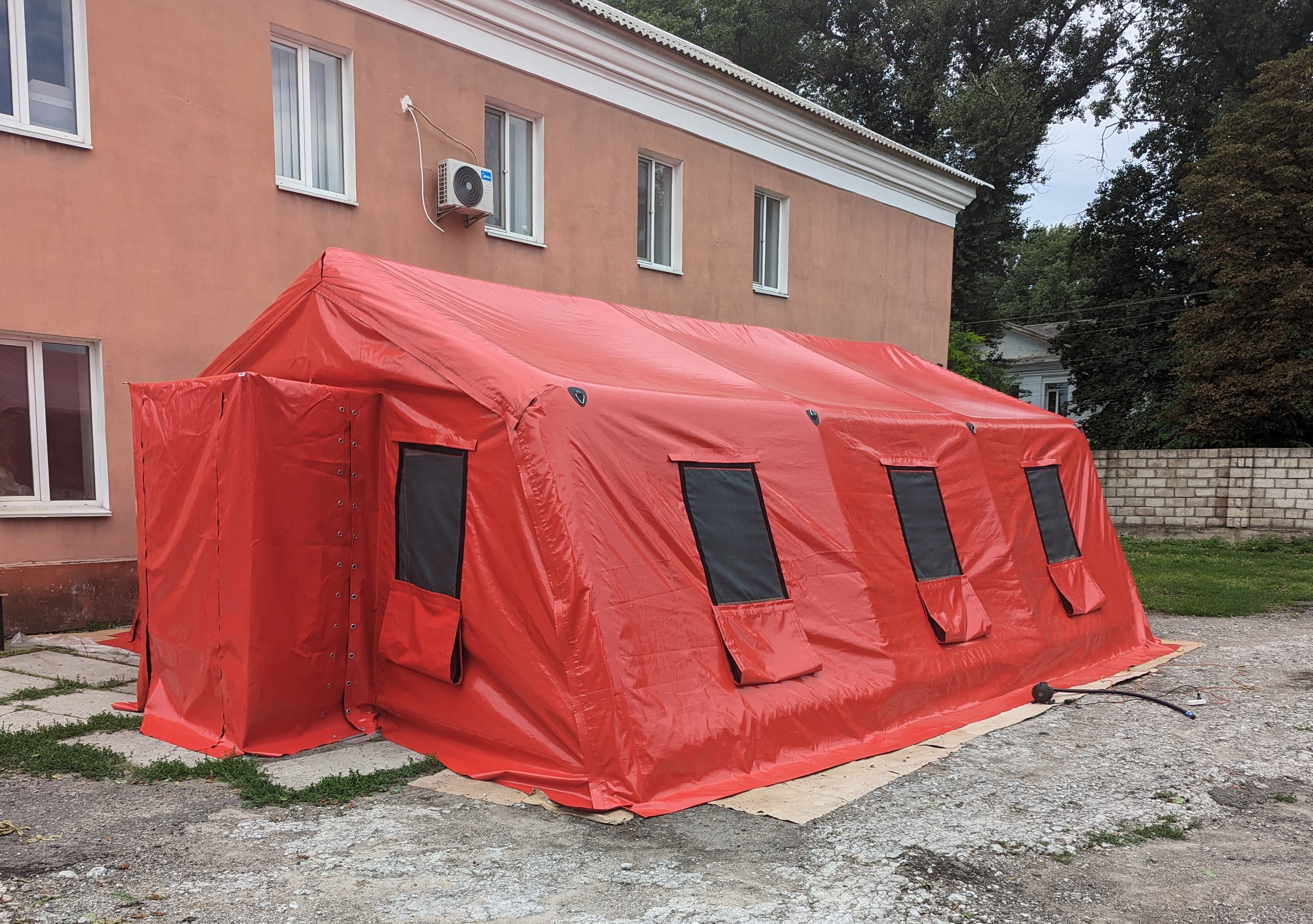 Пневмокаркасні намети